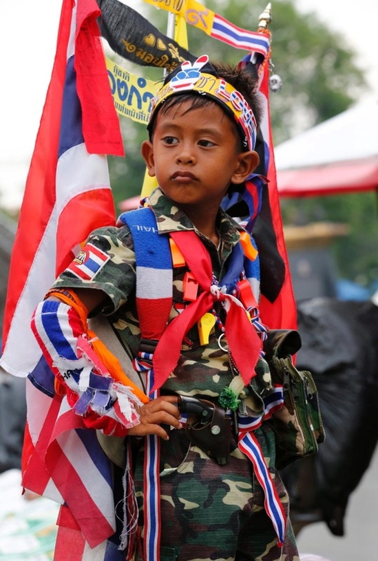 Shinawatra protest boy Thailand
